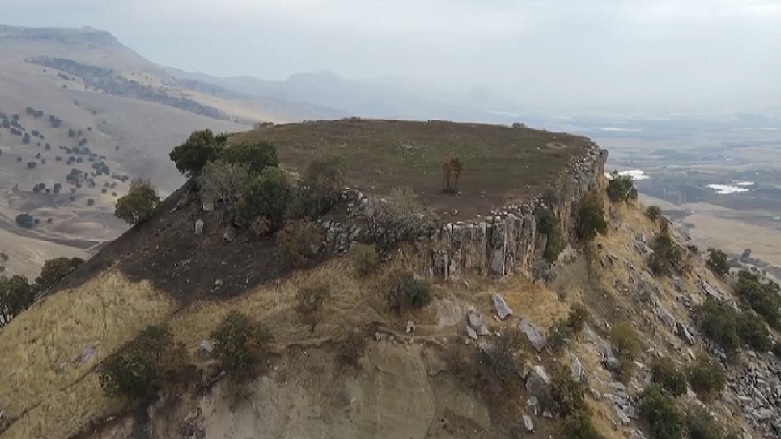 مردم روستای سَرچاوَ با کوه (بِژنگ بَسَر) خاطرات بسیاری دارند